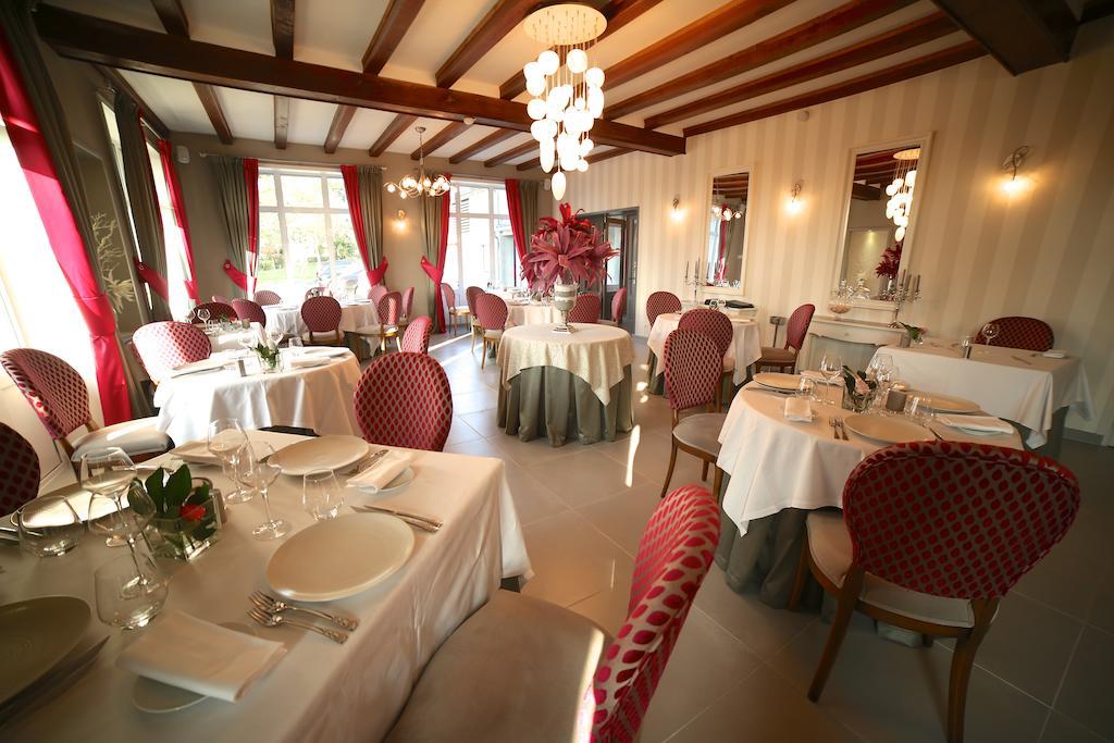 Hotel Restaurant Le Lion D'Or แซงต์-อิแลร์-ดู-อาร์เคว ภายนอก รูปภาพ