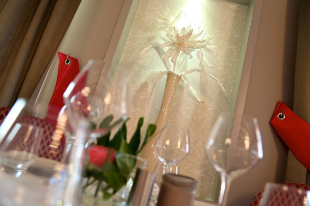 Hotel Restaurant Le Lion D'Or แซงต์-อิแลร์-ดู-อาร์เคว ภายนอก รูปภาพ