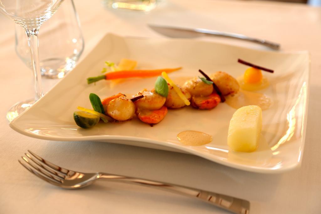 Hotel Restaurant Le Lion D'Or แซงต์-อิแลร์-ดู-อาร์เคว ภายนอก รูปภาพ