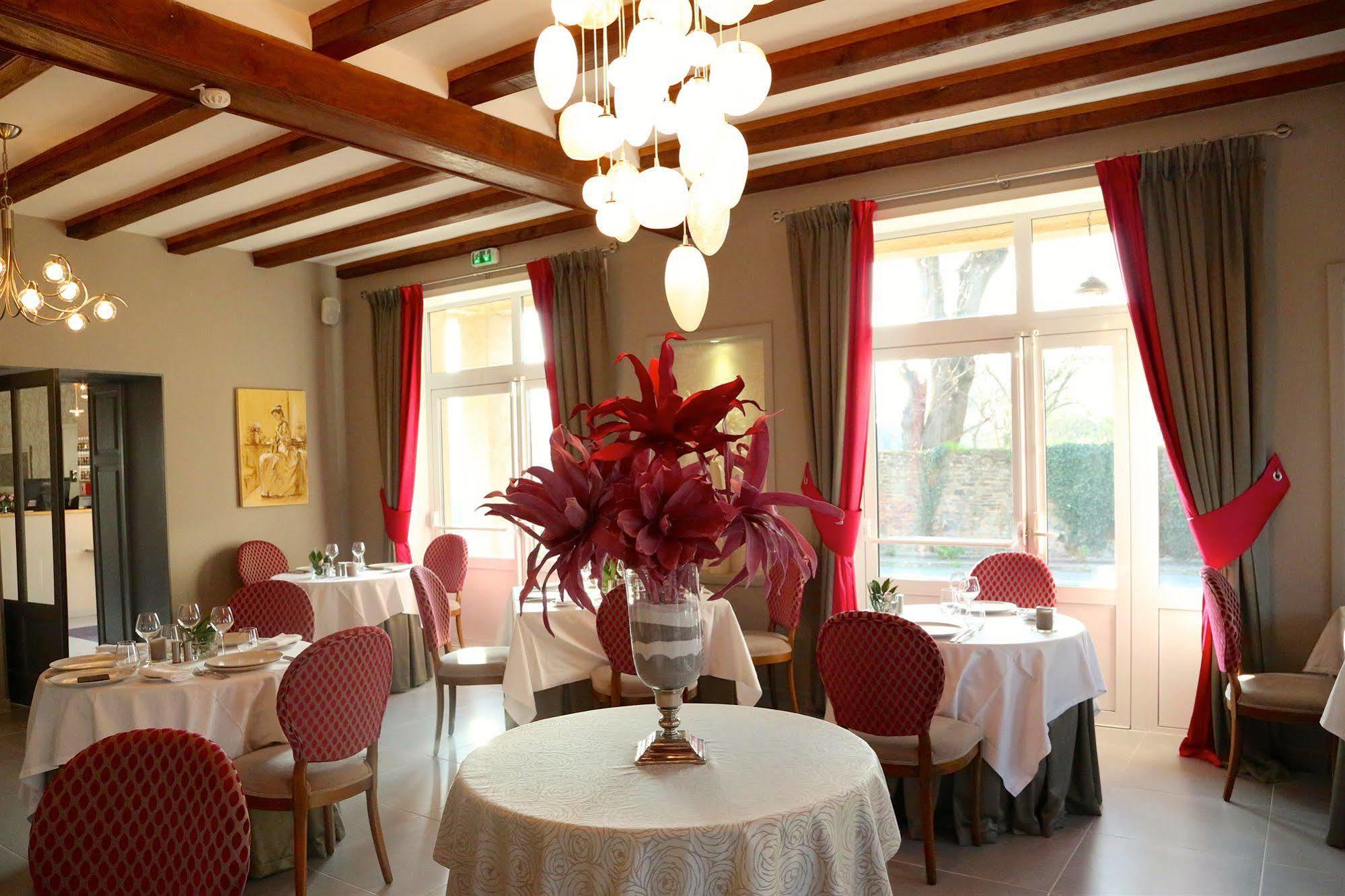 Hotel Restaurant Le Lion D'Or แซงต์-อิแลร์-ดู-อาร์เคว ภายนอก รูปภาพ