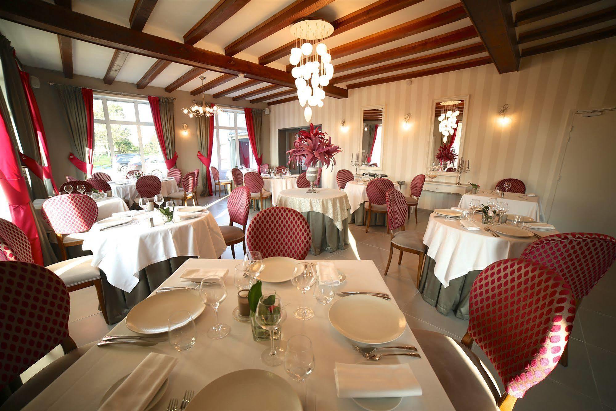 Hotel Restaurant Le Lion D'Or แซงต์-อิแลร์-ดู-อาร์เคว ภายนอก รูปภาพ