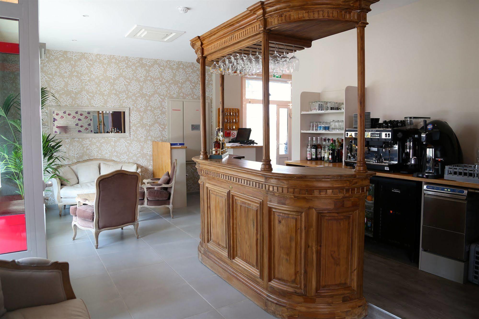 Hotel Restaurant Le Lion D'Or แซงต์-อิแลร์-ดู-อาร์เคว ภายนอก รูปภาพ